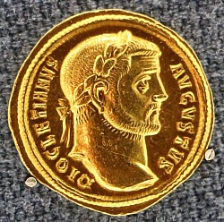 A gold aureus from Antioch depicting Roman emperor Diocletian (r. 284-305 CE).